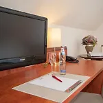 Jaeckel Отель