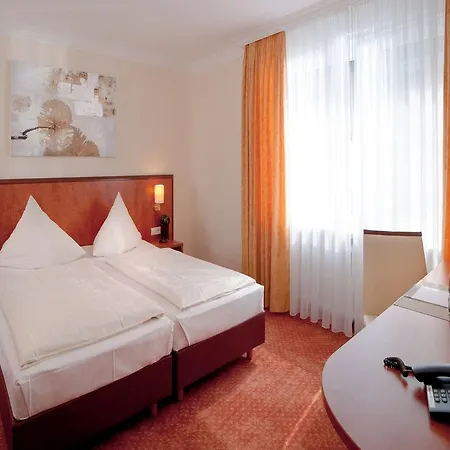 Jaeckel 3* Halle (Westfalen)